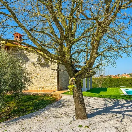 Beautiful In * Kaštelir
