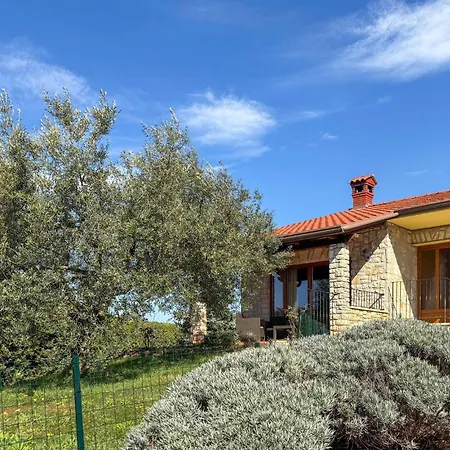 בית נופש Beautiful In Kaštelir
